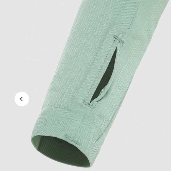 2/70$ Gymshark lightweight top XS - Picture 9 of 14